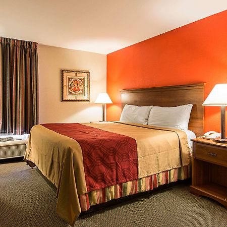 Econo Lodge Andrews Afb Clinton Exterior foto